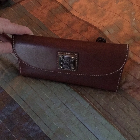 NWT genuine leather Dooney and Bourke wallet